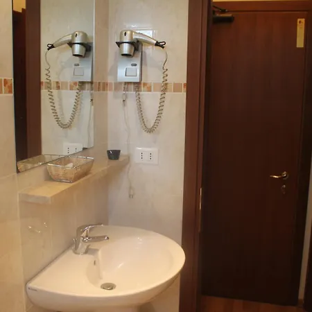 מלון Vittoria 3*